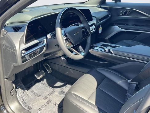 New 2026 Cadillac Lyriq V AWD/4WD image 9