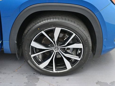 Used 2024 Volkswagen Atlas Cross Sport SEL Premium R-Line AWD/4WD image 35