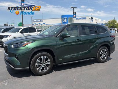 Used 2025 Toyota Highlander XLE