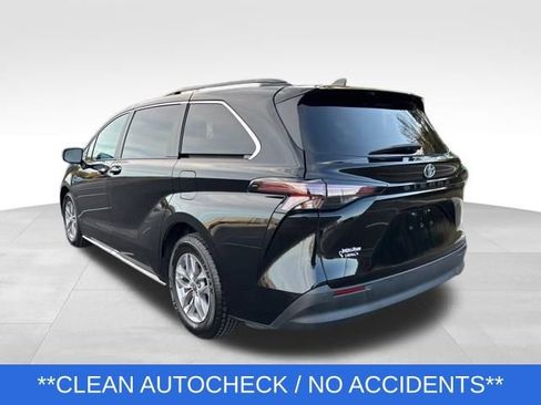 Used 2023 Toyota Sienna XLE image 4