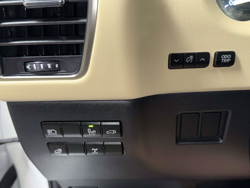 Used 2018 Lexus NX 300 AWD w/ Premium Package image 28
