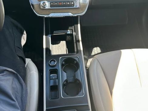 Used 2025 Lincoln Corsair Grand Touring w/ Equipment Group 301A AWD/4WD image 18