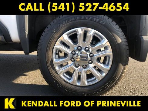 Used 2022 GMC Sierra 3500 Denali w/ Denali Ultimate Package image 9