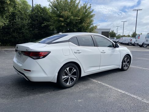 Used 2022 Nissan Sentra SV w/ Trunk Package FWD image 9