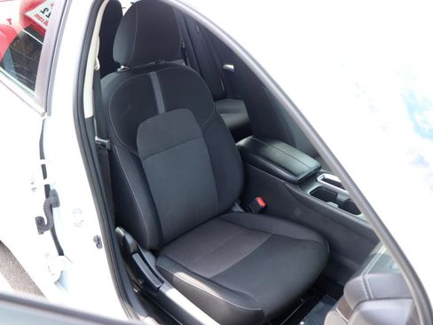 Used 2024 Nissan Sentra SV FWD image 14
