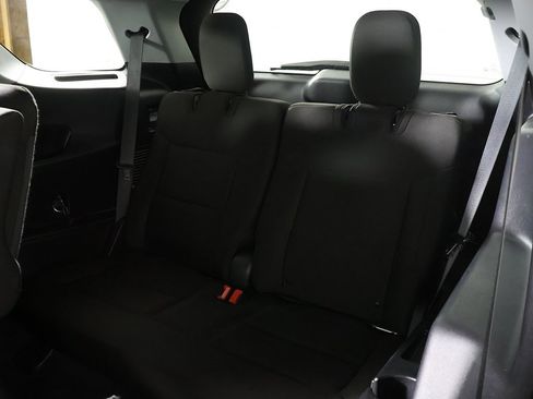 Used 2022 Ford Explorer XLT image 31