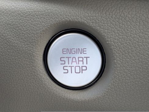 Certified 2025 Kia Sorento S w/ Panoramic Sunroof Package image 44