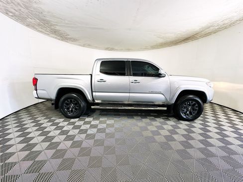 Used 2021 Toyota Tacoma SR5 image 2