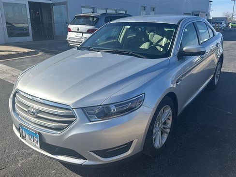 Used 2014 Ford Taurus SEL image 2