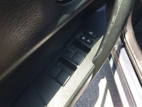 Used 2019 Toyota Corolla LE FWD image 23
