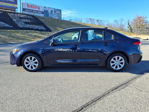 Used 2022 Toyota Corolla LE image 8