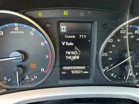 Used 2017 Toyota RAV4 XLE w/ Plus Special Value Package AWD/4WD image 12