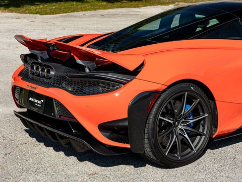 Used 2021 McLaren 765LT image 30