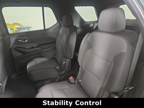 Used 2022 Chevrolet Traverse LT FWD image 12