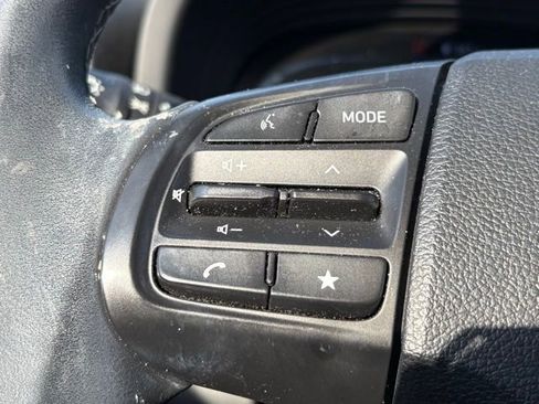 Used 2023 Hyundai Venue SEL FWD image 20