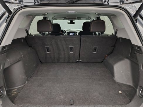 Used 2021 GMC Terrain SLE w/ Driver Convenience Package image 18