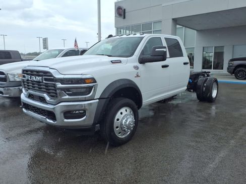 New 2025 RAM 4500 Tradesman image 28