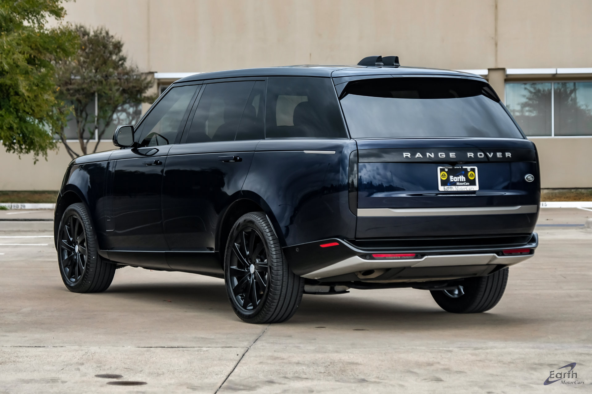 Used 2023 Land Rover Range Rover Long Wheelbase SE AWD/4WD image 11
