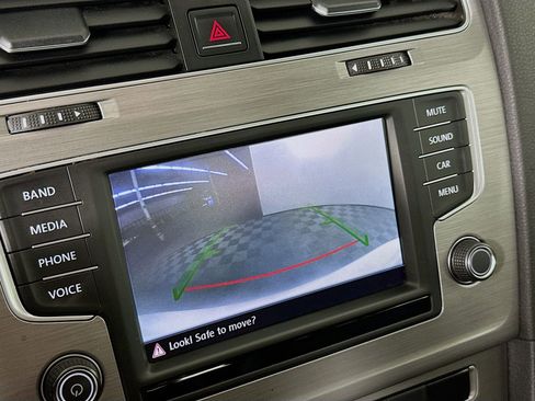 Used 2016 Volkswagen Golf S image 13