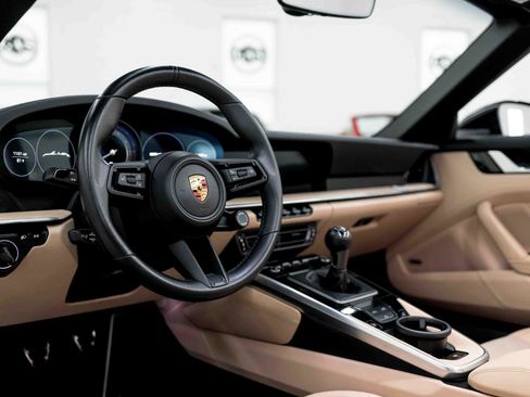 Used 2021 Porsche 911 Carrera S RWD image 2