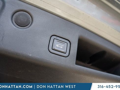 Used 2023 Chevrolet Equinox LT image 33