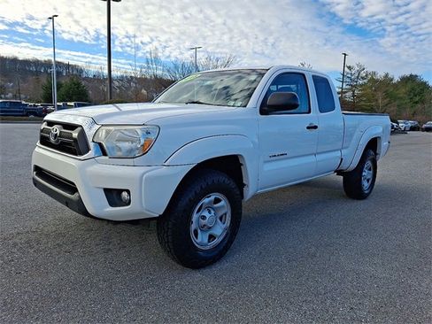 Used 2015 Toyota Tacoma 4x4 Access Cab V6 image 3