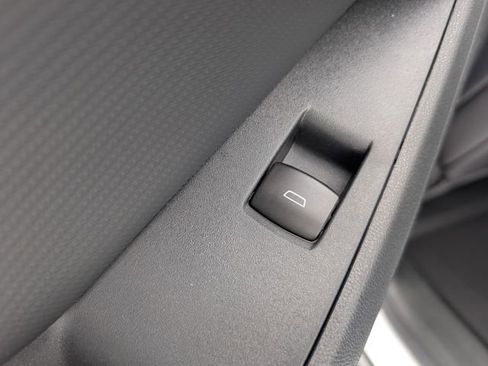 New 2026 Chevrolet Equinox LT w/ Convenience Package II image 11