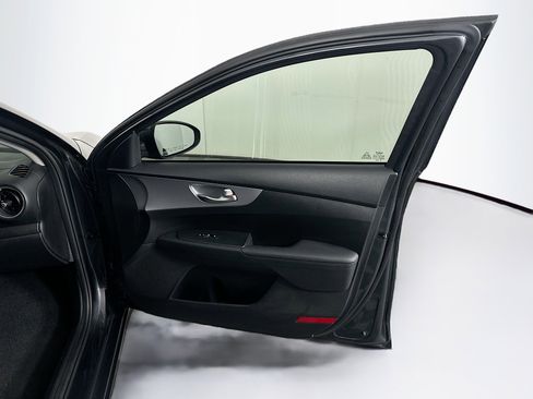 Used 2022 Kia Forte LXS FWD image 30