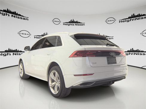 Used 2023 Audi Q8 Premium Plus image 2
