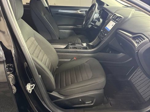 Used 2020 Ford Fusion SE AWD/4WD image 16