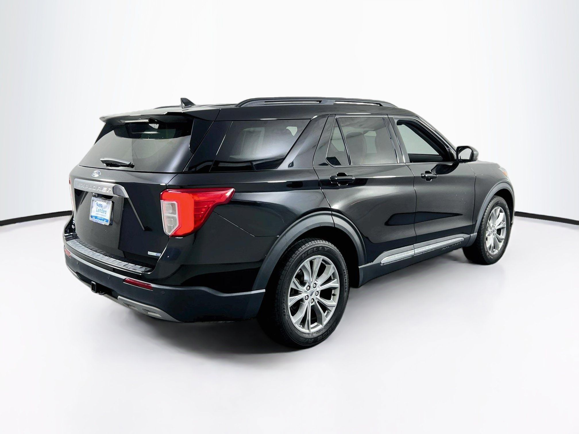 Used 2020 Ford Explorer XLT w/ Equipment Group 202A AWD/4WD image 5