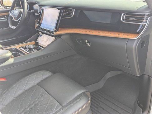 Used 2023 Jeep Grand Wagoneer Series III image 30