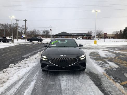 Used 2023 Genesis G70 2.0T image 5