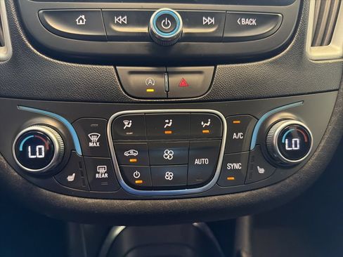 Used 2023 Chevrolet Malibu LT FWD image 24