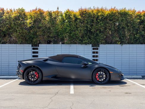 Used 2018 Lamborghini Huracan LP 580-2 RWD image 8