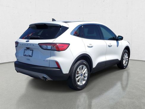Used 2022 Ford Escape SE w/ Cold Weather Package AWD/4WD image 7