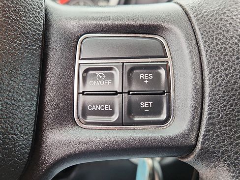 Used 2013 RAM 2500 Tradesman w/ Chrome Appearance Group AWD/4WD image 16