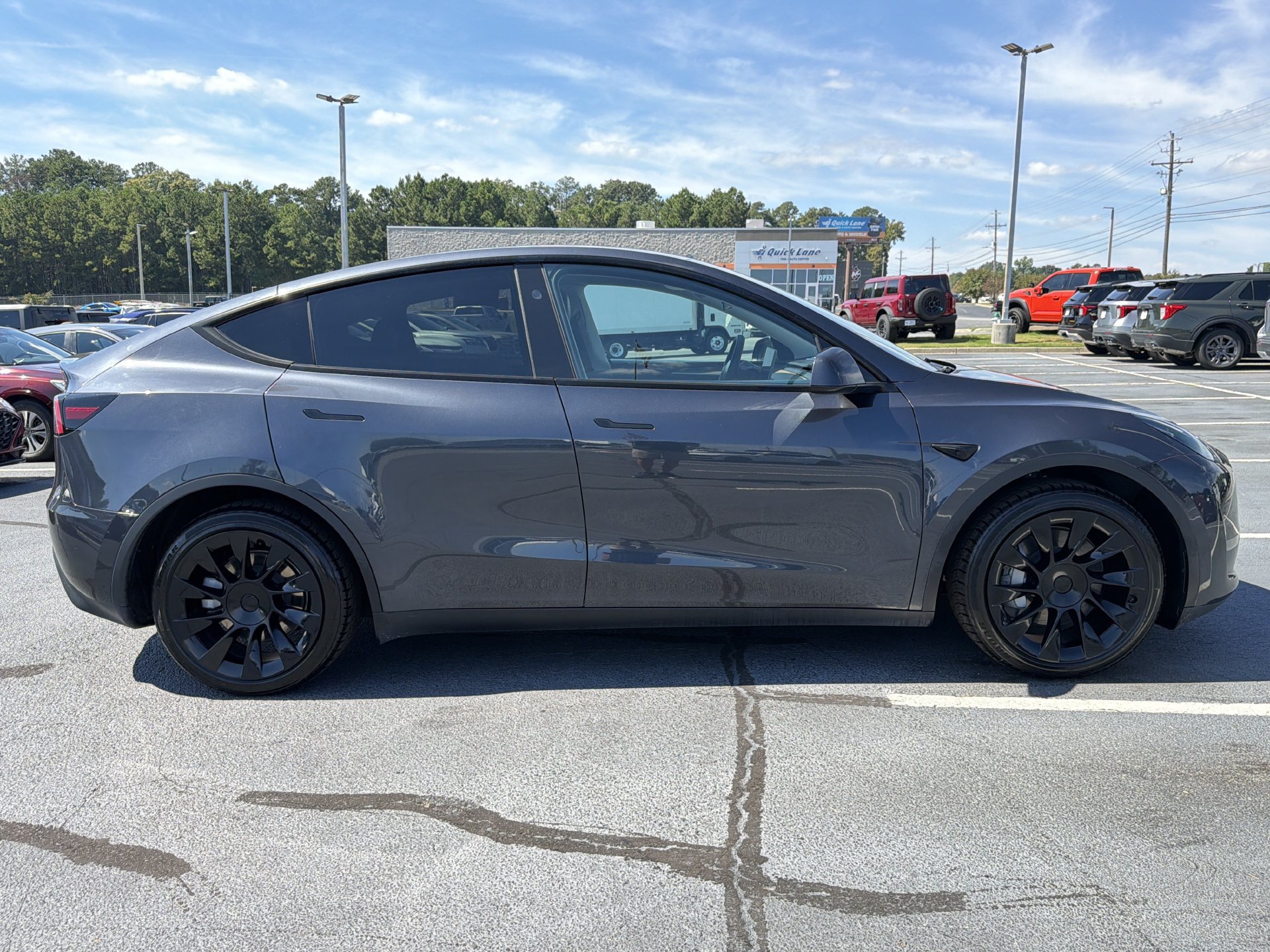 Used 2024 Tesla Model Y Long Range AWD/4WD image 29