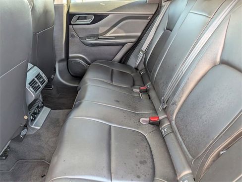 Used 2020 Jaguar F-PACE Premium image 19