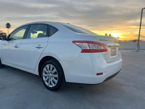 Used 2013 Nissan Sentra SV w/ Premium Pkg image 5