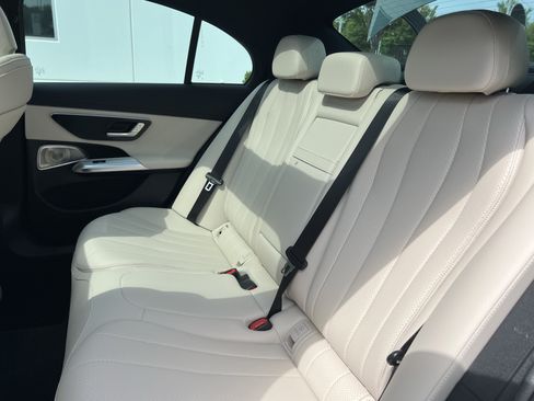 Used 2026 Mercedes-Benz E 350 Sedan image 32