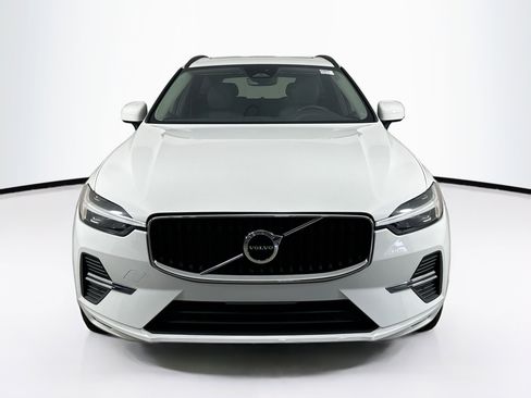 Used 2022 Volvo XC60 B5 Momentum w/ Protection Package Premier image 2