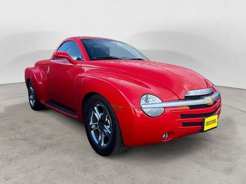 Used 2003 Chevrolet SSR w/ Preferred Equipment Group image 4