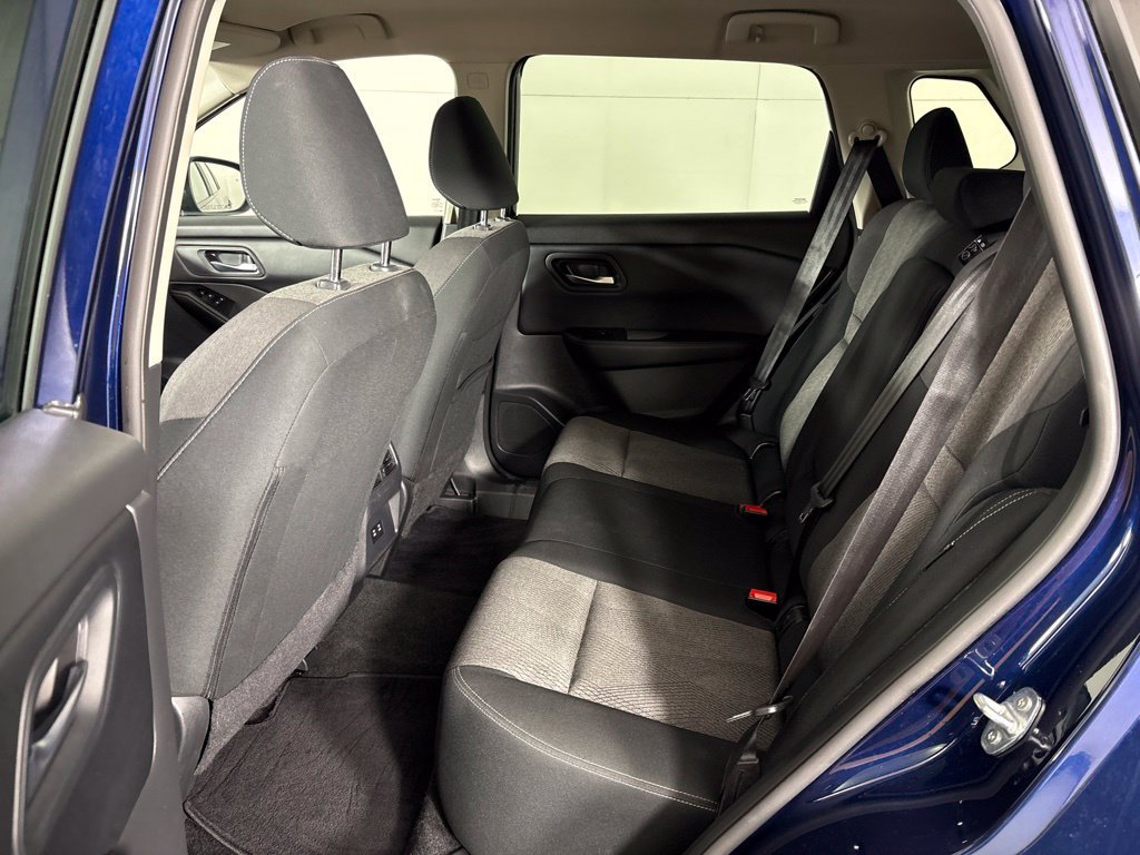 Used 2025 Nissan Rogue SV FWD image 28