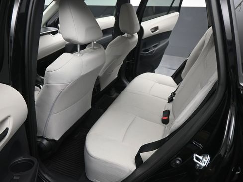 Used 2025 Toyota Corolla Cross LE image 15