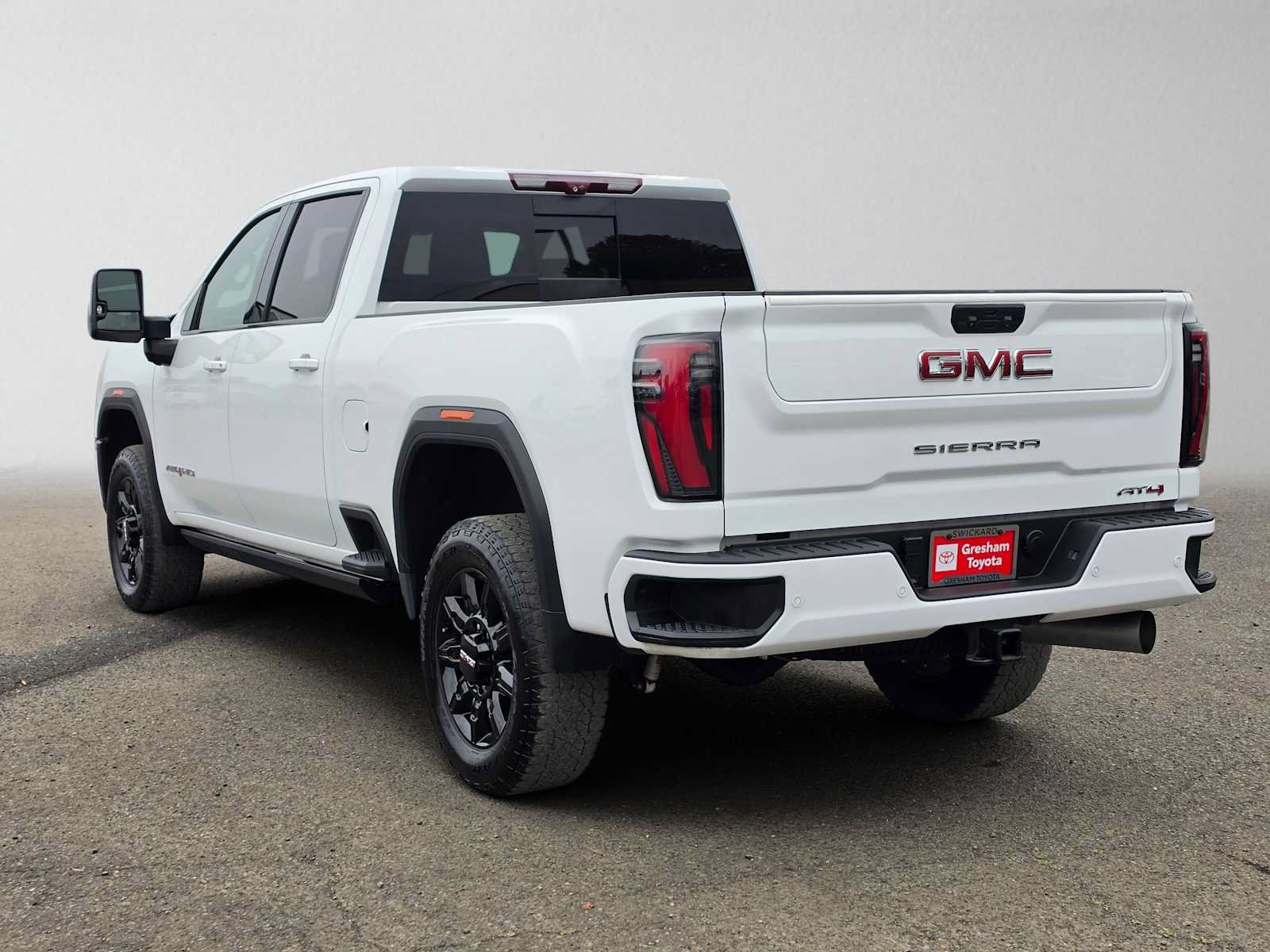 Used 2024 GMC Sierra 2500 AT4 w/ AT4 Premium Plus Package AWD/4WD image 5