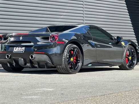 Used 2018 Ferrari 488 Spider image 8