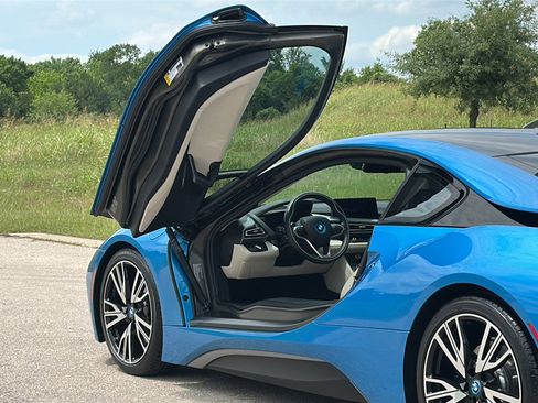 Used 2015 BMW i8 AWD/4WD image 18