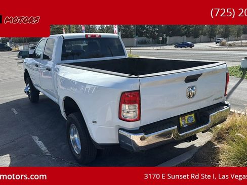 Used 2019 RAM 3500 Tradesman w/ Chrome Appearance Group AWD/4WD image 4