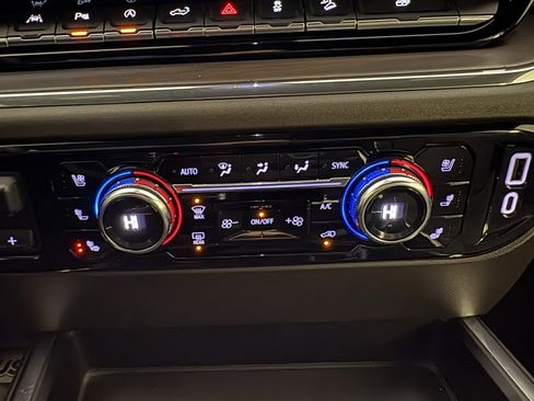 Used 2024 GMC Sierra 1500 SLT w/ SLT Premium Plus Package image 28